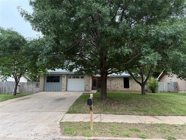 property at 3907 Rolling Hill