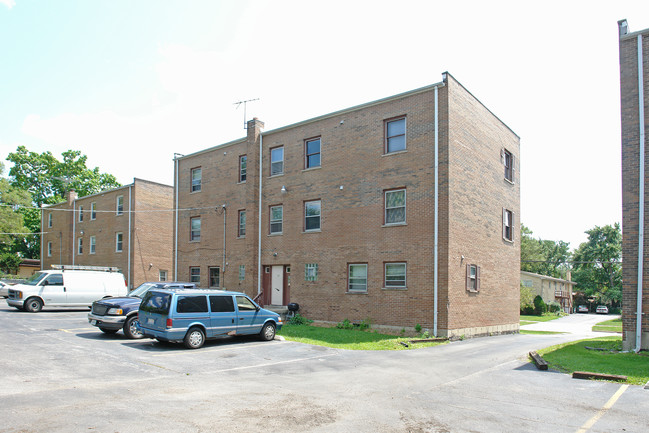 110 W Willow St in Lombard, IL - Foto de edificio - Building Photo