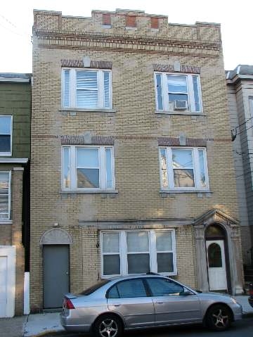 71 70th St in Guttenberg, NJ - Building Photo