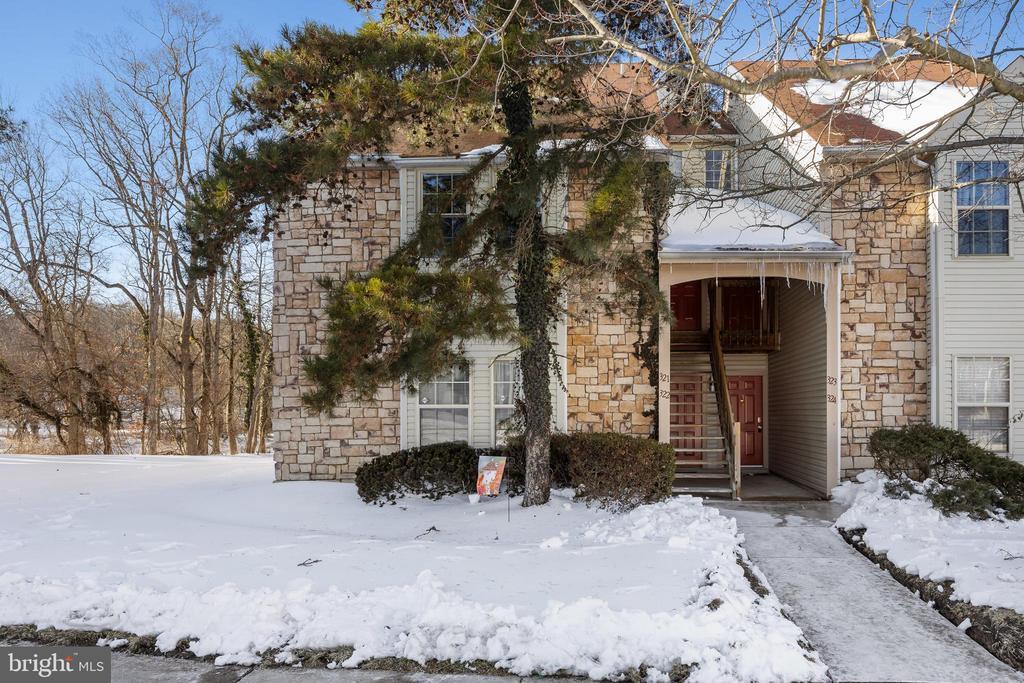 321 Tavistock Rd in Cherry Hill Township, NJ - Building Photo