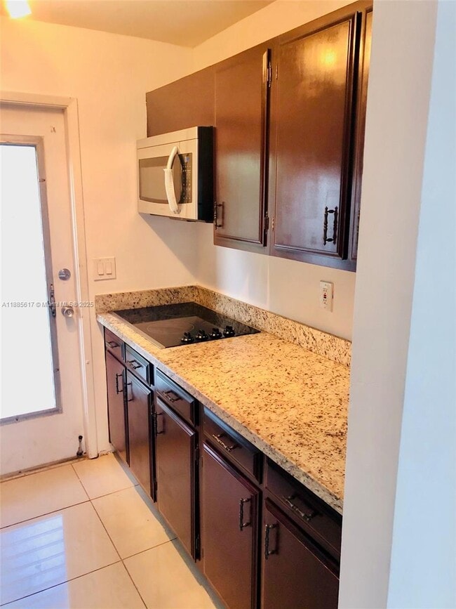 property at 1025 SE 15th St
