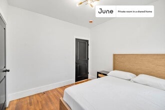 Room in Shared 5 bed/2 bath home in Boston, MA - Foto de edificio - Building Photo