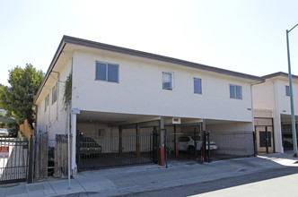 9240-9244 MacArthur Blvd in Oakland, CA - Building Photo - Building Photo