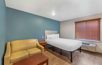 Extended Stay America Select Suites Little in Little Rock, AR - Building Photo - Building Photo