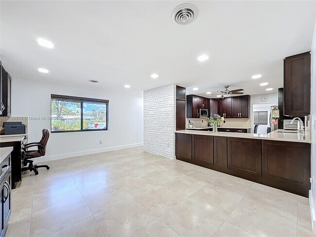 4226 Taylor St in Hollywood, FL - Building Photo - Building Photo