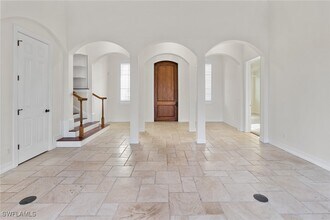 405 Tradewinds Ave in Naples, FL - Building Photo - Building Photo