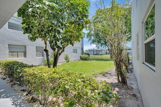 392 Monaco Ct in Delray Beach, FL - Building Photo - Building Photo