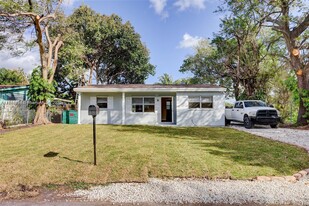 6231 Hayes St in Hollywood, FL - Building Photo