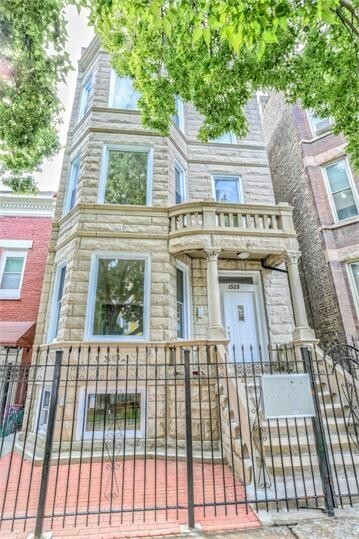 1528 N Campbell Ave in Chicago, IL - Building Photo