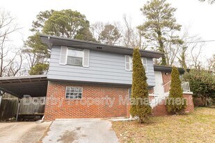 303 Hillcrest Ave in Chattanooga, TN - Building Photo