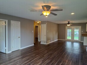 54192 Sun Valley St in Irving, TX - Foto de edificio - Building Photo