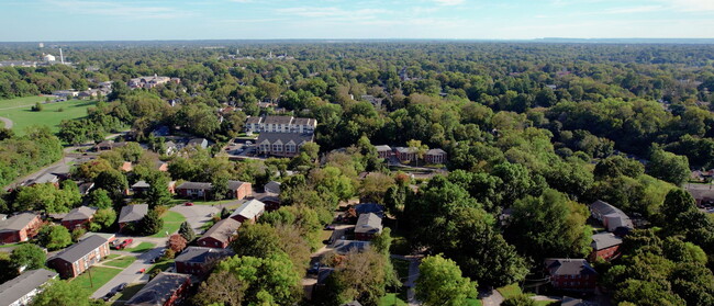 2726 Brownsboro Rd in Louisville, KY - Building Photo - Building Photo