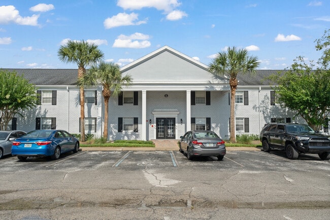 property at 225 Lewfield Cir