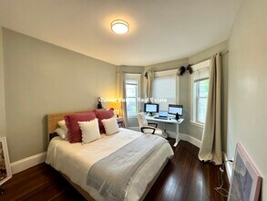 147 Boston St, Unit 2 in Boston, MA - Building Photo - Building Photo