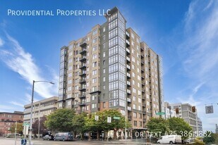 2721 1st Ave in Seattle, WA - Building Photo