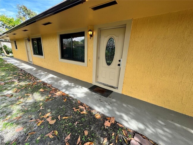 2731 SW 7th St in Fort Lauderdale, FL - Building Photo - Building Photo