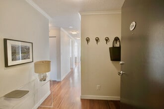 1033 Marinaside Crescent in Vancouver, BC - Building Photo - Building Photo