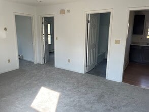 68 Main Ave in Wynantskill, NY - Building Photo - Building Photo