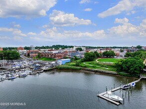 14 W Front St in Red Bank, NJ - Foto de edificio - Building Photo