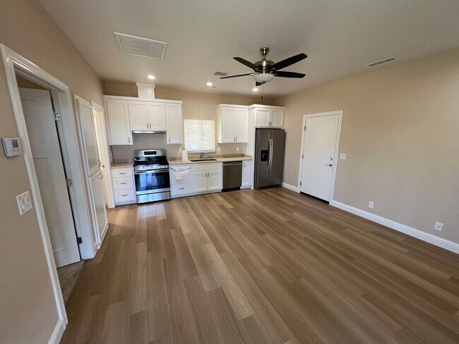1263 Nunneley Rd in Paradise, CA - Foto de edificio - Building Photo