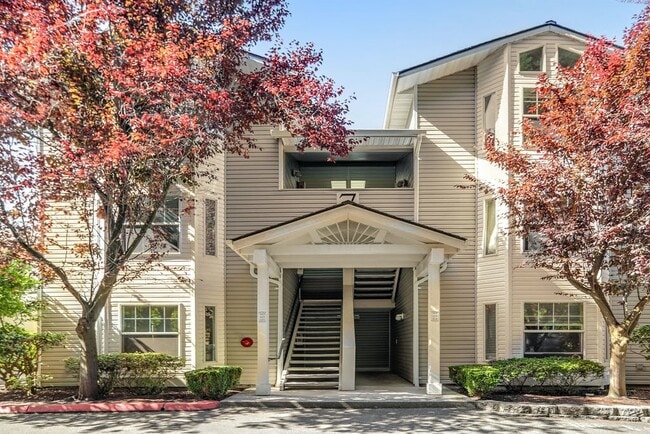 2001 120th Pl SE, Unit 7-304 in Everett, WA - Building Photo - Building Photo