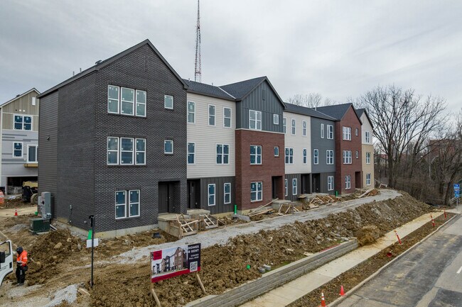 May Square in Cincinnati, OH - Foto de edificio - Building Photo