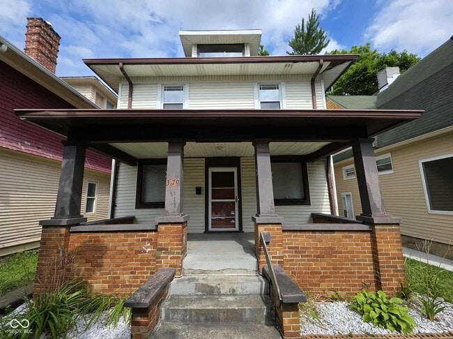 property at 3179 N Kenwood Ave