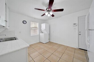 1036 Louise St in Houston, TX - Building Photo - Building Photo