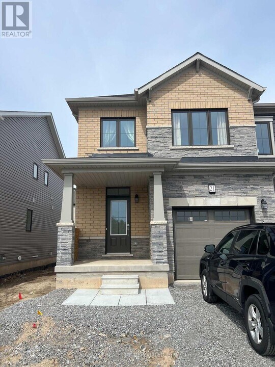 21 McMillan Pl in Thorold, ON - Building Photo