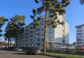 Mar Vista Church of God Homes in Oceanside, CA - Building Photo