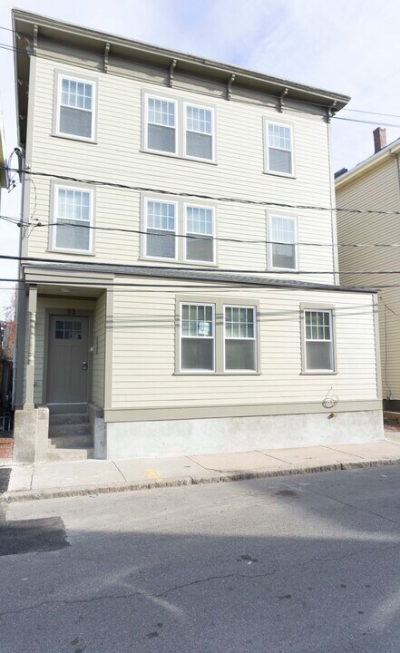 33 Merriam St, Unit 3 in Somerville, MA - Foto de edificio
