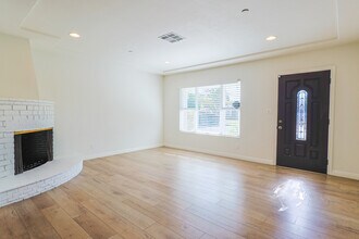 844 N Lima St in Burbank, CA - Foto de edificio - Building Photo