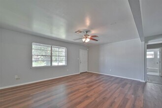 3918 Tavenor Ln in Houston, TX - Building Photo - Building Photo