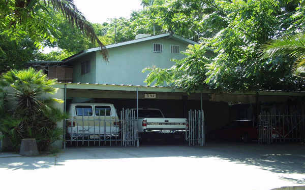 315-331 S Dearing Ave in Fresno, CA - Foto de edificio - Building Photo