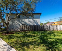 11851 SW 80th Ter in Miami, FL - Building Photo - Building Photo