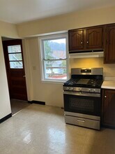 889 Ivy Ave, Unit 889 in Wheeling, WV - Building Photo - Building Photo