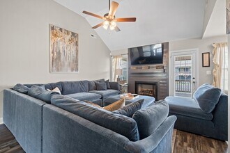 1049 Whitney Dr in Clarksville, TN - Building Photo - Building Photo