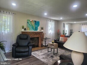 16309 Holly Hill Dr in Waldorf, MD - Building Photo - Building Photo