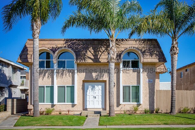 property at 1714 Huntington St