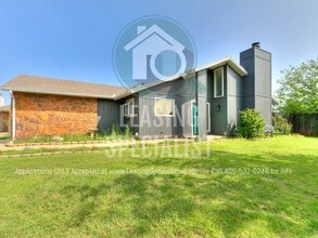 2215 Shadowridge Ct in Oklahoma City, OK - Building Photo - Building Photo