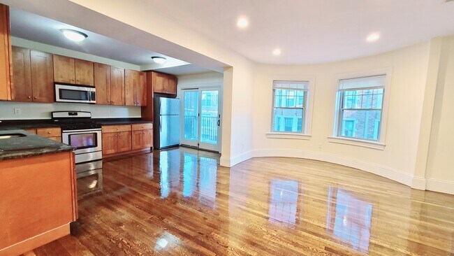 29 Commonwealth Ter, Unit 2 in Boston, MA - Building Photo - Building Photo