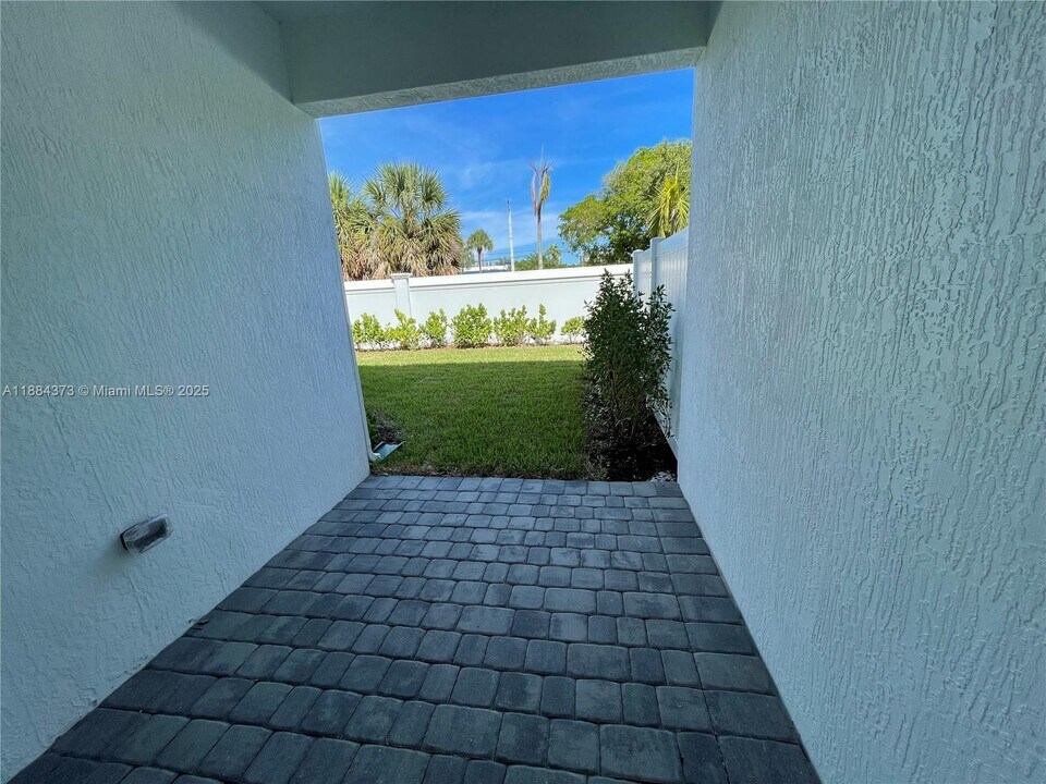 535 Parsons Wy in Deerfield Beach, FL - Building Photo