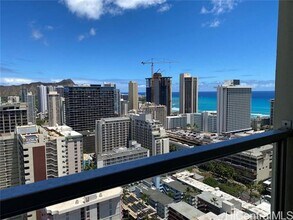 445 Seaside Ave in Honolulu, HI - Building Photo - Building Photo