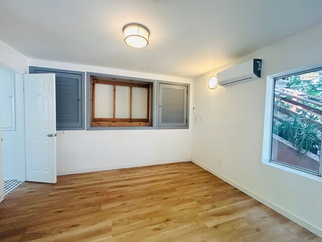 1548 Lucretia Ave-Unit -1552 1/4 in Los Angeles, CA - Building Photo - Building Photo