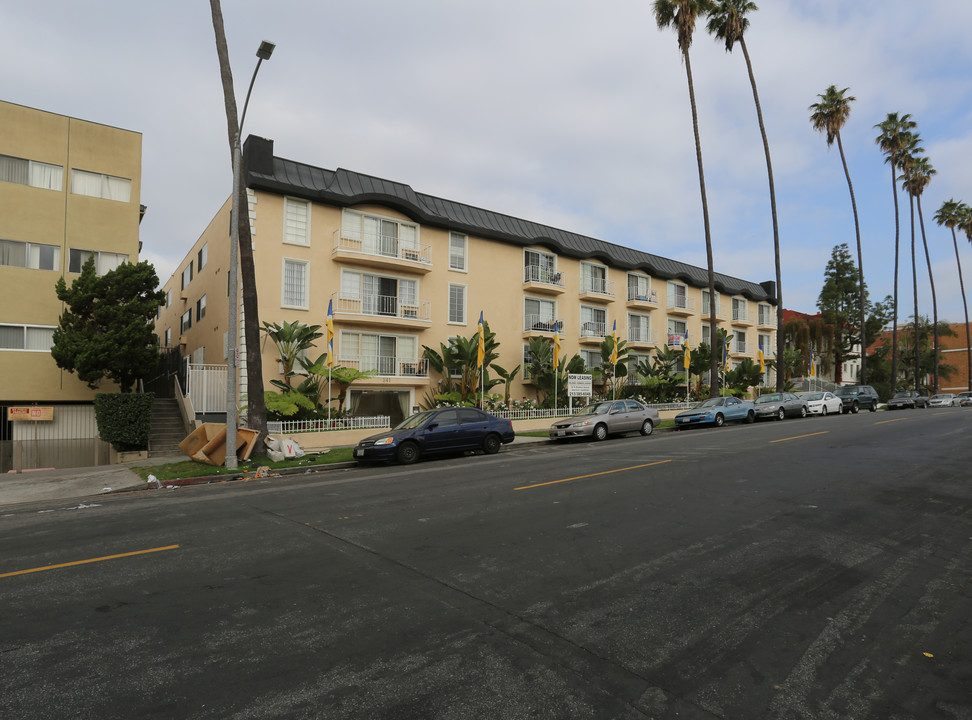 Wilshire Kenmore Regency in Los Angeles, CA - Foto de edificio