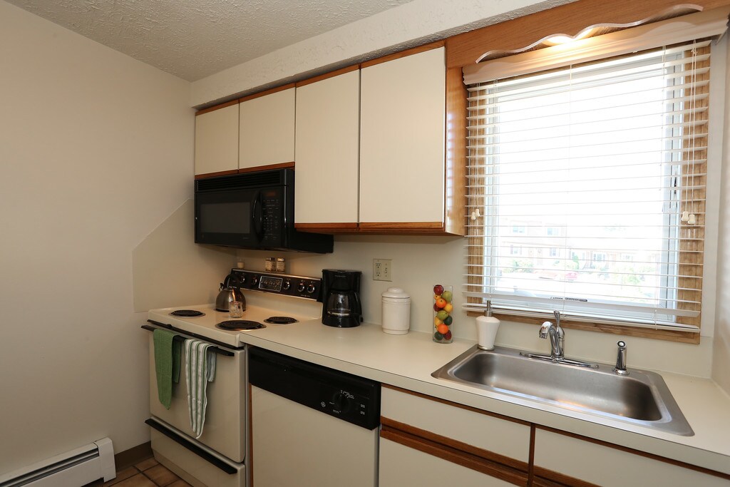 Santini Villa Apartments Vernon Rockville, CT Apartments