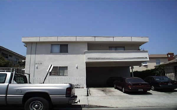 2017 S Shenandoah St in Los Angeles, CA - Building Photo