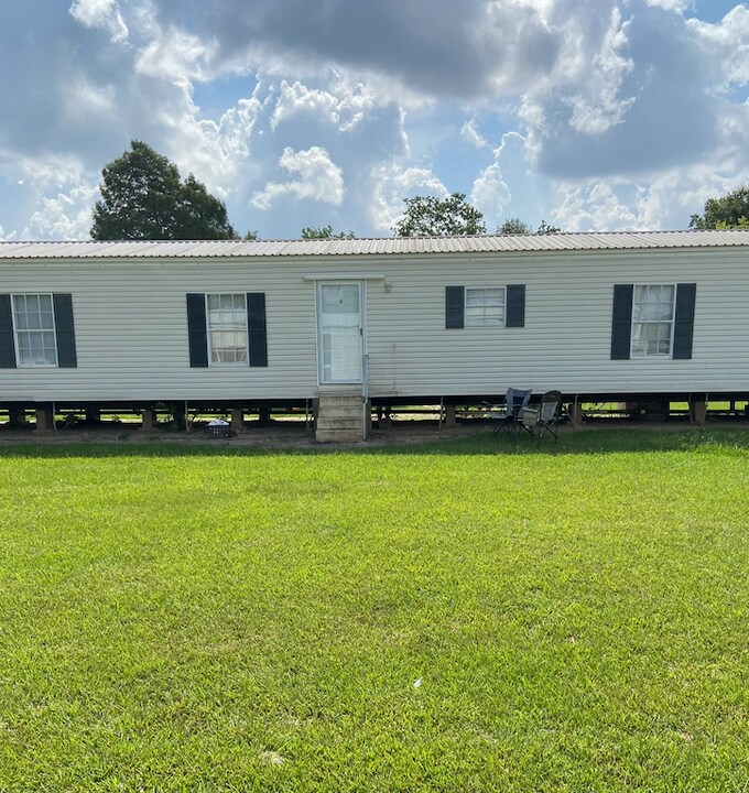 114B Rendezvous Rd in Scott, LA - Building Photo