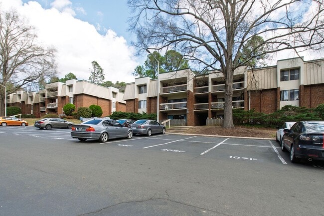 500 Umstead Dr in Chapel Hill, NC - Building Photo - Building Photo
