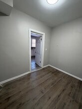 4500 S Wood St, Unit 2M in Chicago, IL - Building Photo - Building Photo